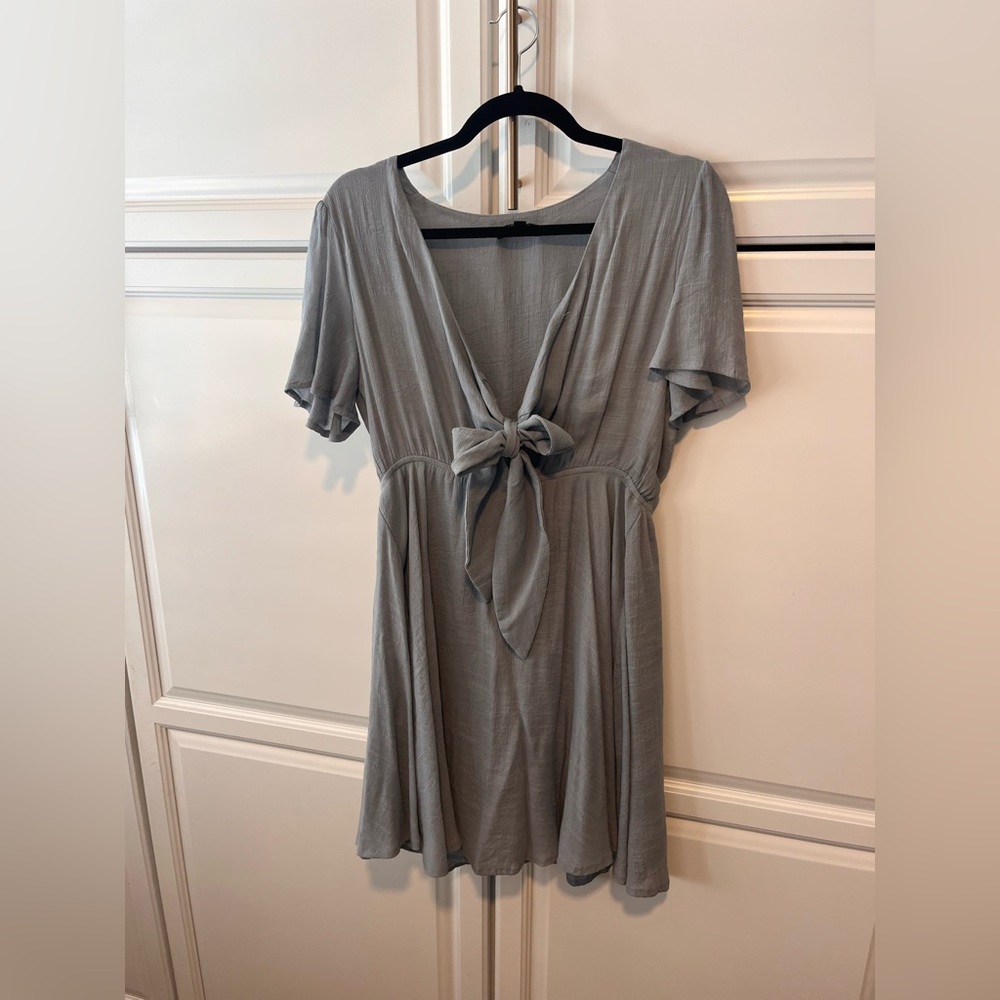 Wishlist Gray Tie-Front dress